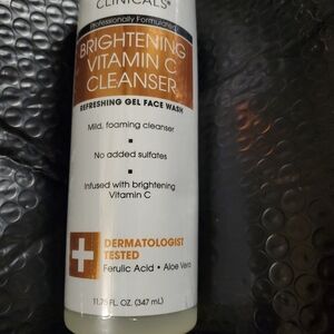 Clinical Brightening Vitamin C Cleanser - Cream